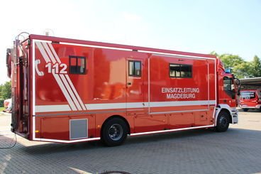 Bild vergr&ouml;&szlig;ern: Einsatzleitwagen der Feuerwehr